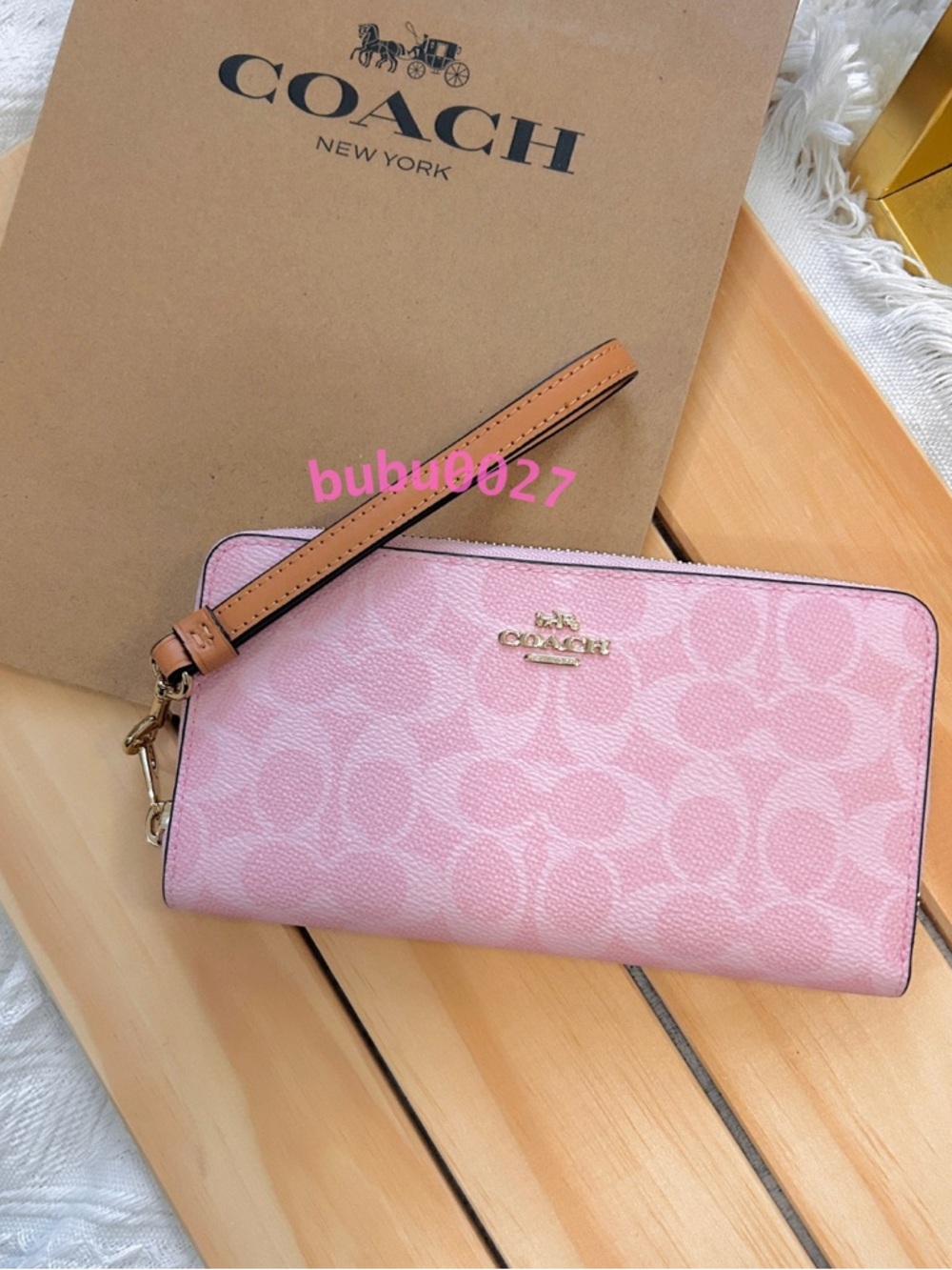 NWT💗Coach Long Zip Around Wallet
Signature Canvas Powder Pink Wrist Strap CEC20